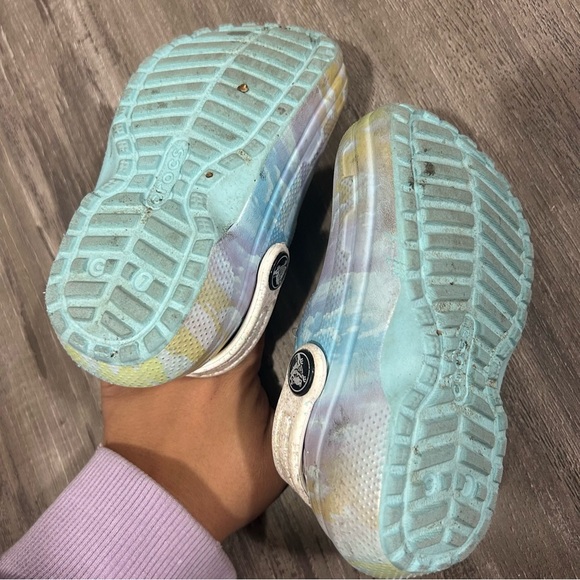 Crocs Tie Dye Colorful Kids Clogs - Picture 3 of 5